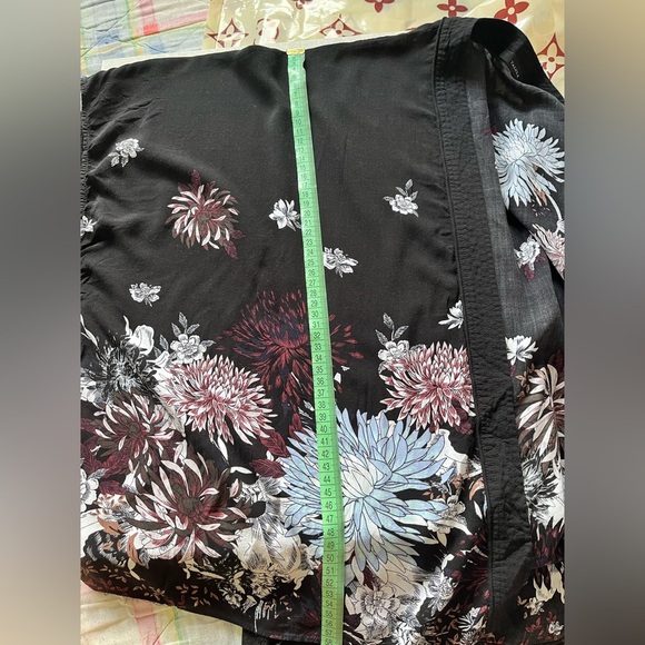 Beautiful ARITZIA TALULA floral kimono - Picture 7 of 9